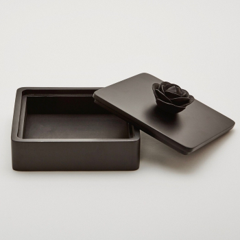 ANOQ - Black Rose - Dekorative Box mit Keramikblume - 20 x 20 cm