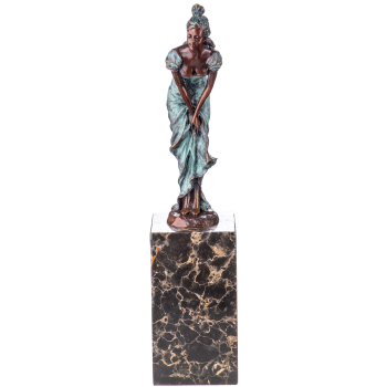 Art Deco Grün Patinierte Bronzefigur Frau mit Rock...